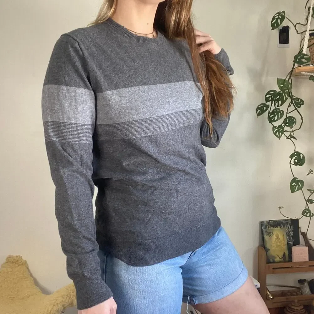 Claiborne Gray Striped Light Knit Sweater Sz S